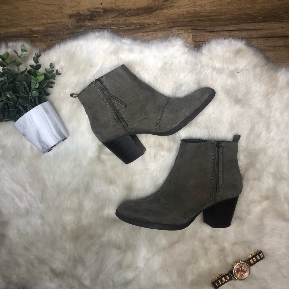 American Eagle Grey Heeled Booties